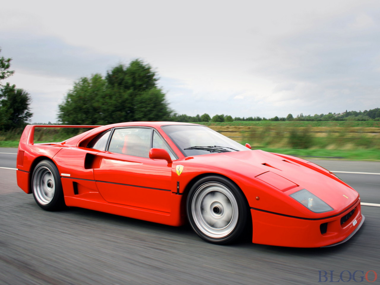 ferrari_f40_06.jpg