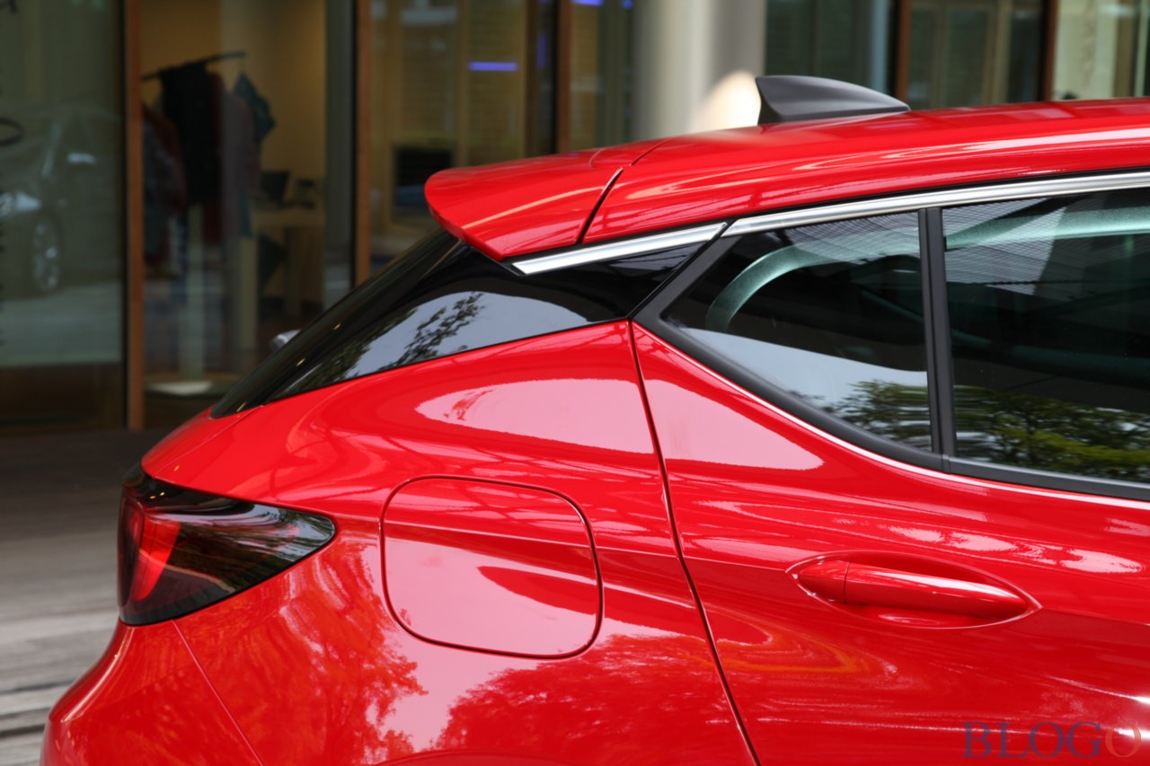 opel_astra_2015_11.jpg