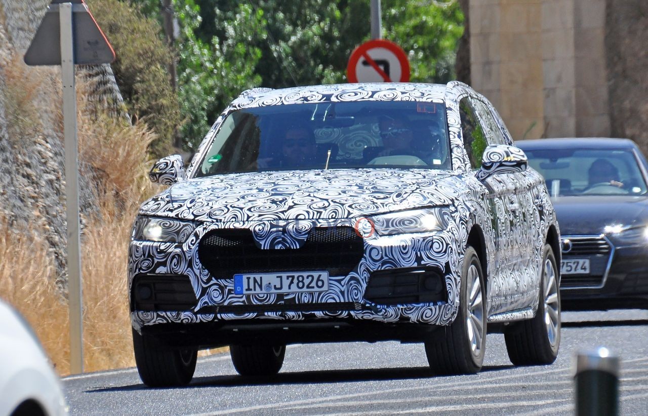 2017_audi_q5_001.jpg