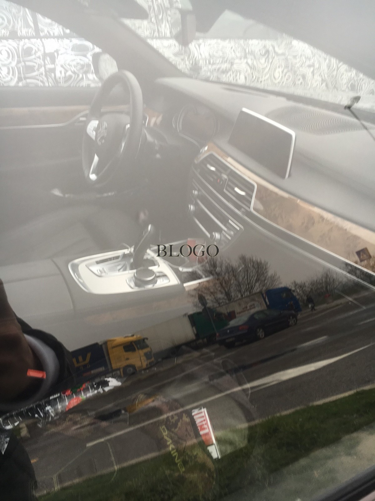 foto-spia-rolls-royce-2018-06.jpg