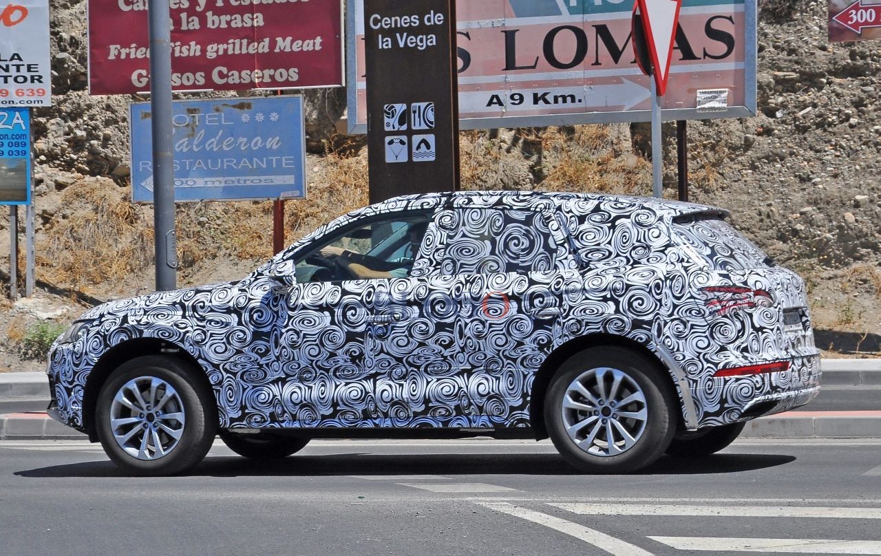 2017_audi_q5_004.jpg