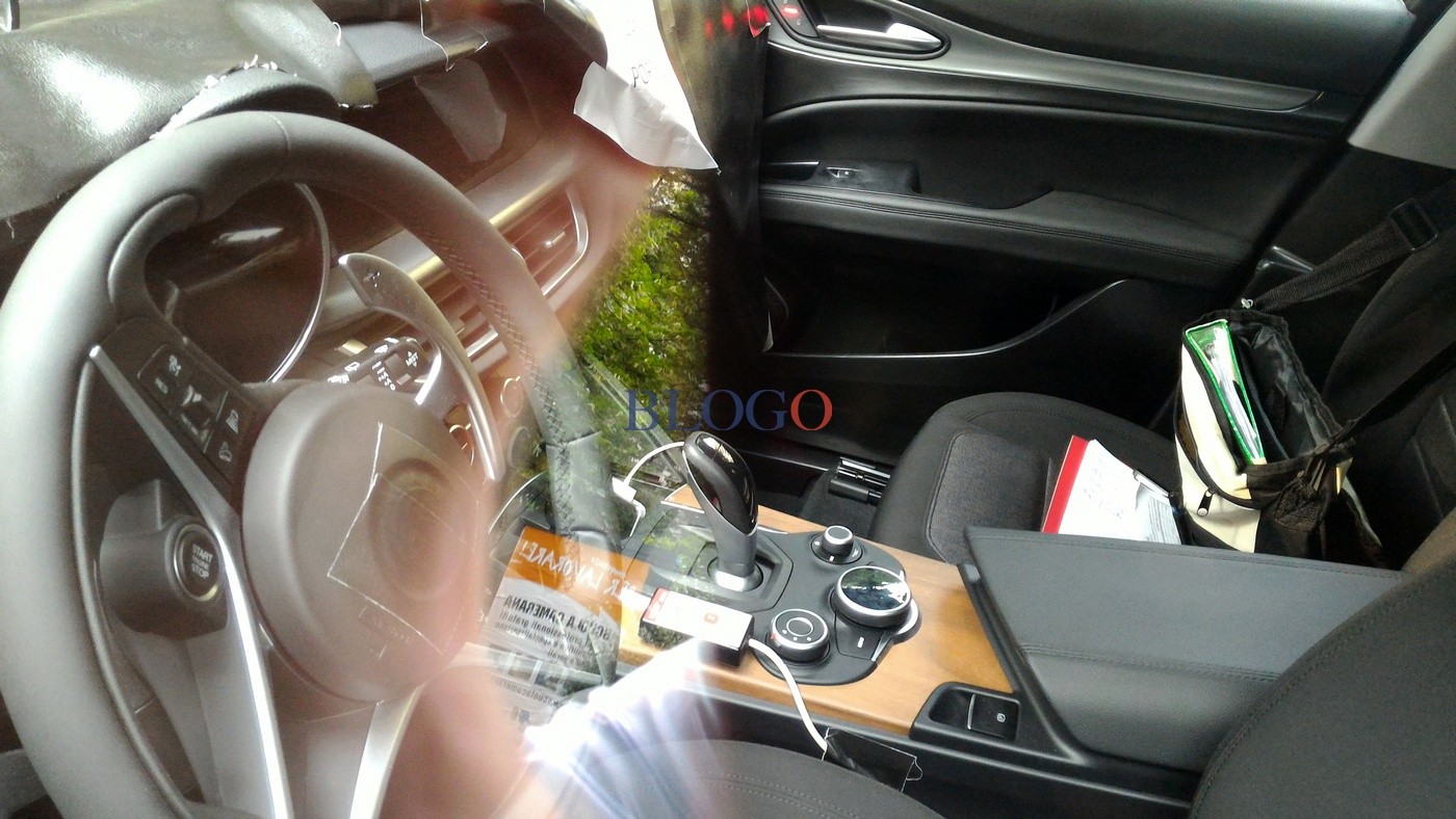 foto-spia-alfa-romeo-stelvio-06.jpg