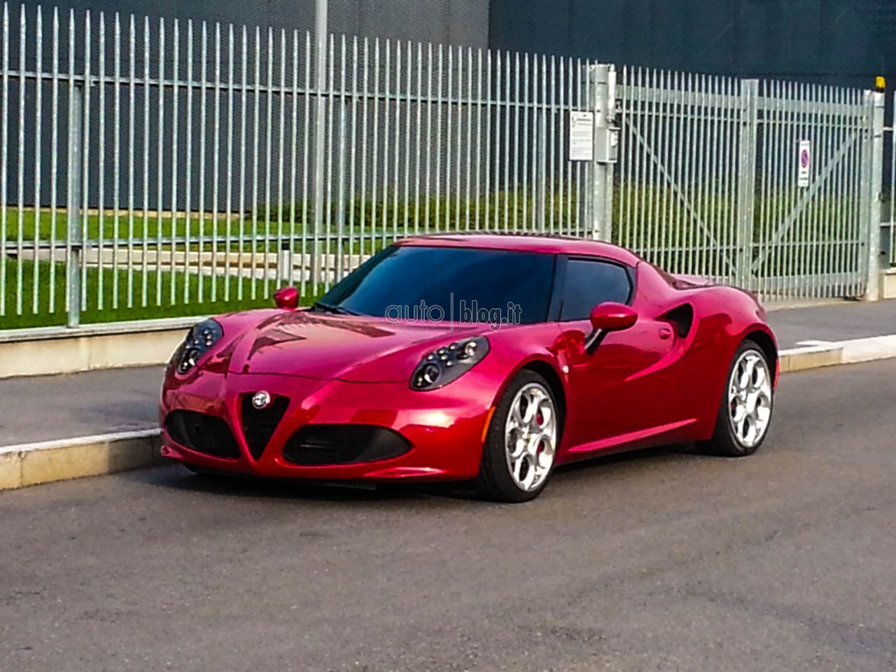 alfa-4c-02.jpg