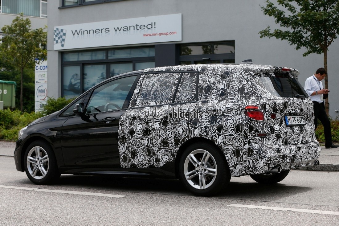 big_bmw-2-active-7-seater-4.jpg