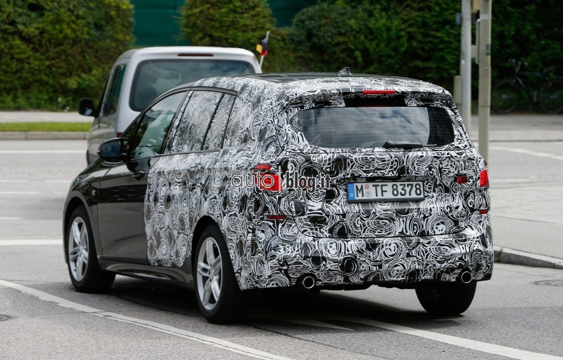 big_bmw-2-active-7-seater-6.jpg