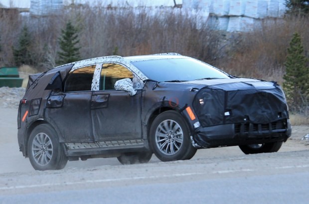 Cadillac XT5 2016: prime foto spia