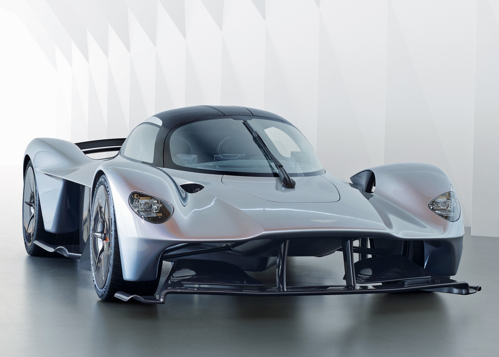 Aston Martin Valkyrie Motore V12 Record Con Cosworth