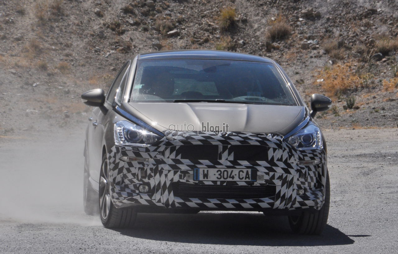 big_citroen-ds5-07.jpg