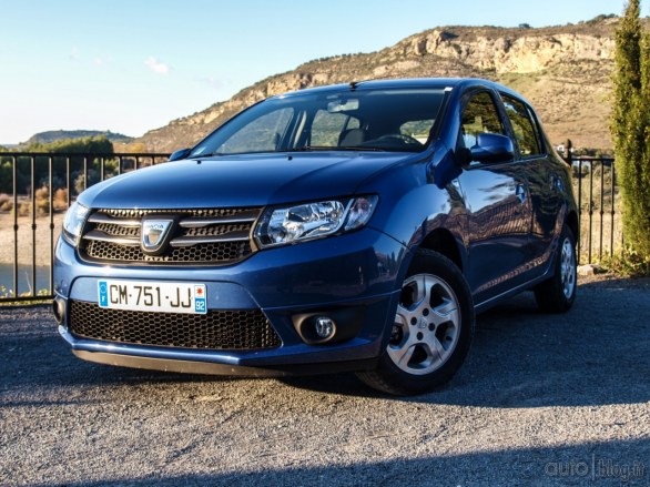 dacia-sandero-2013-01.jpg