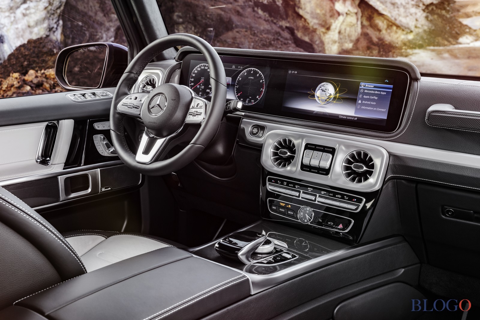 Mercedes Classe G 2018: svelati gli interni - foto gallery Mercedes Classe G 2018: svelati gli interni - foto gallery