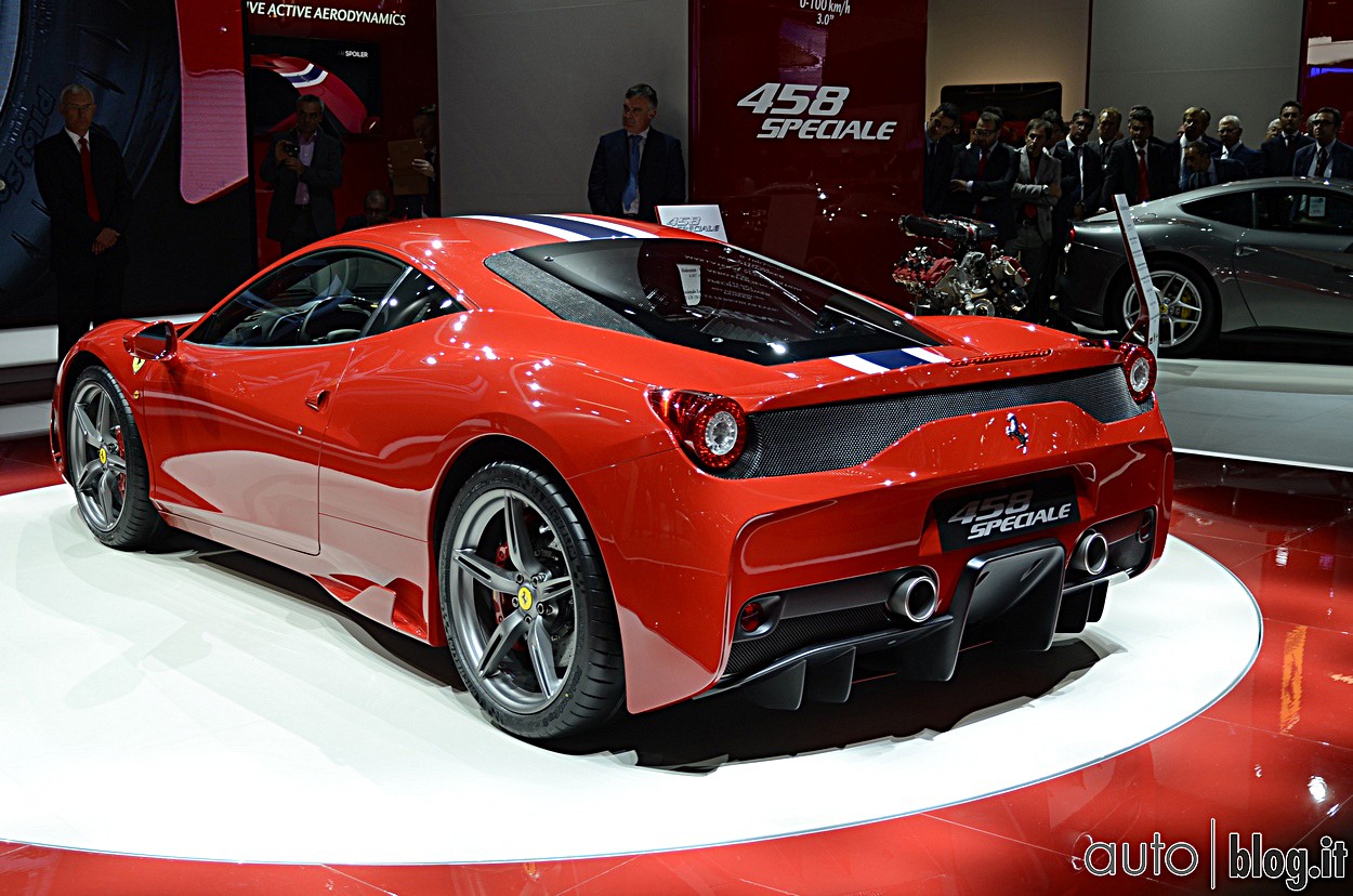 stand-ferrari084_01.jpg