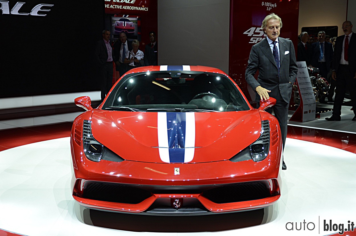 stand-ferrari120.jpg