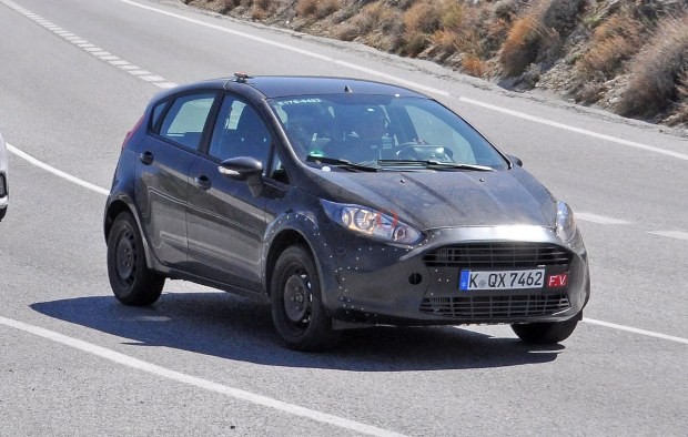 Ford Fiesta RS: prime foto spia su strada