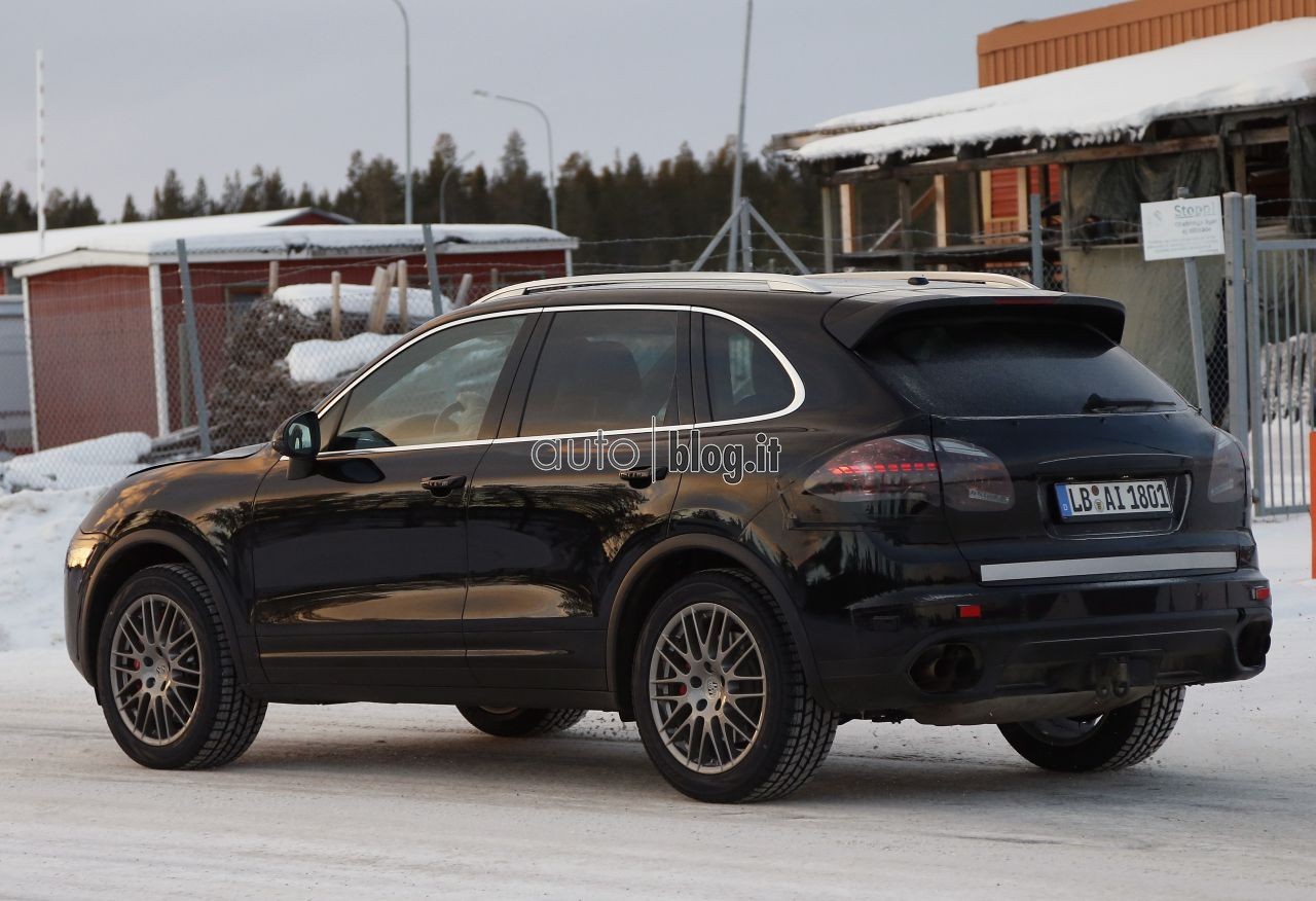 spyshots-2015-porsche-cayenne-05.jpg