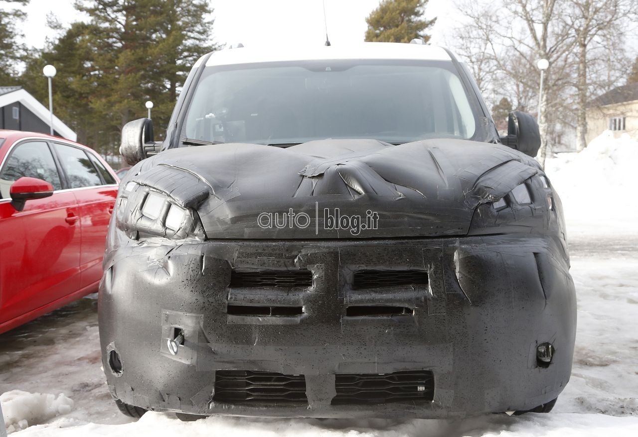 spyshots-2015-fiat-doblo-03.jpg