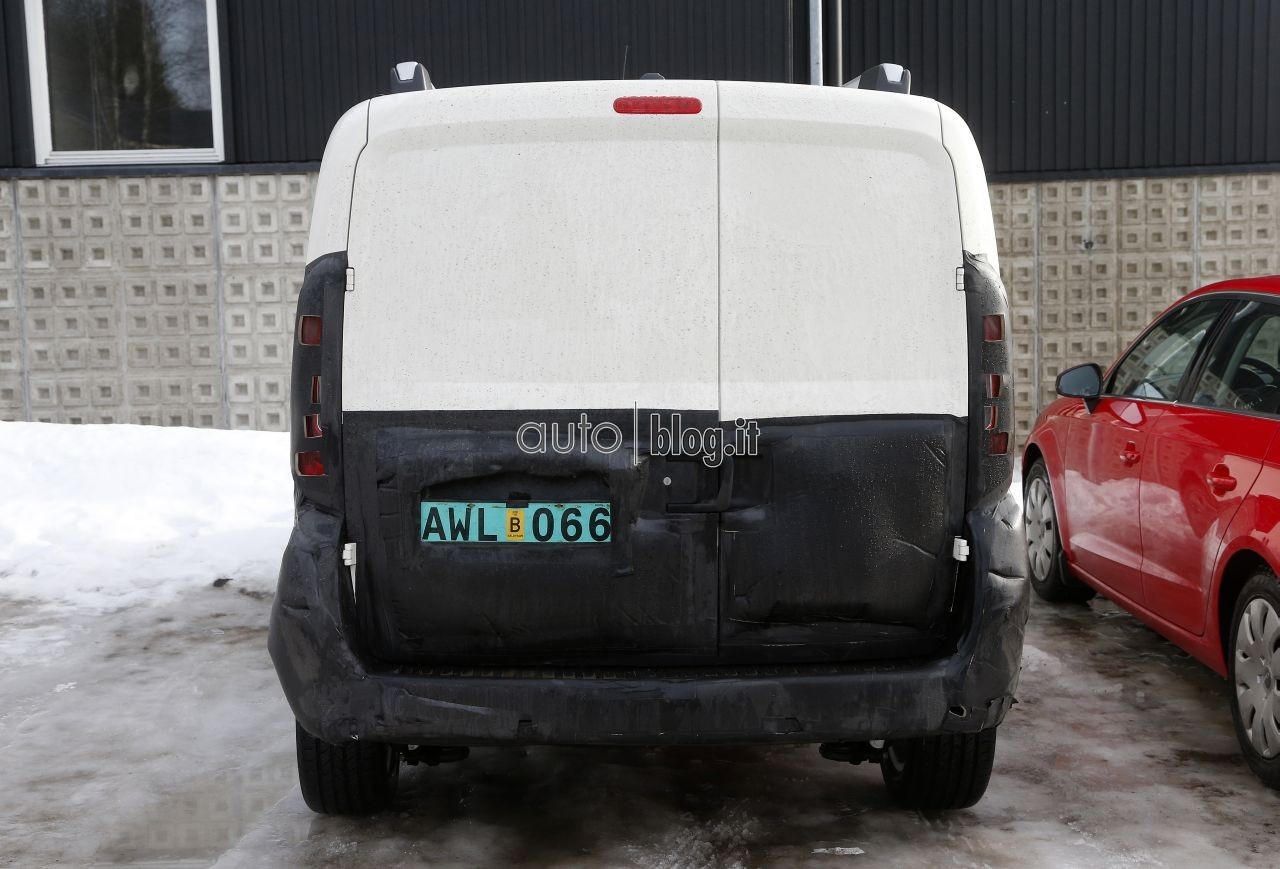 spyshots-2015-fiat-doblo-07.jpg