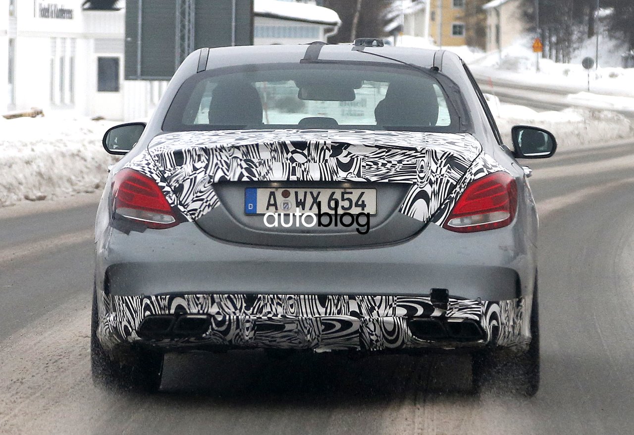 mercedes-c63-amg-09.jpg