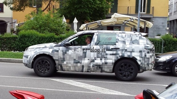 spyshots-2015-land-rover-discovery-sport-03.jpg