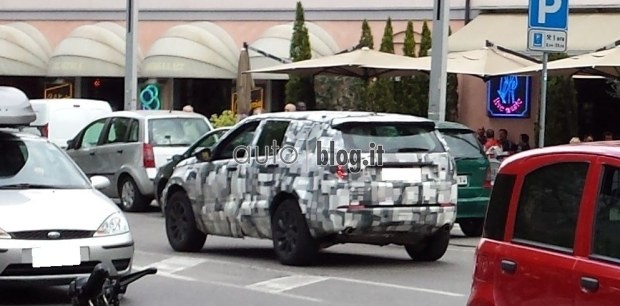 spyshots-2015-land-rover-discovery-sport-04.jpg