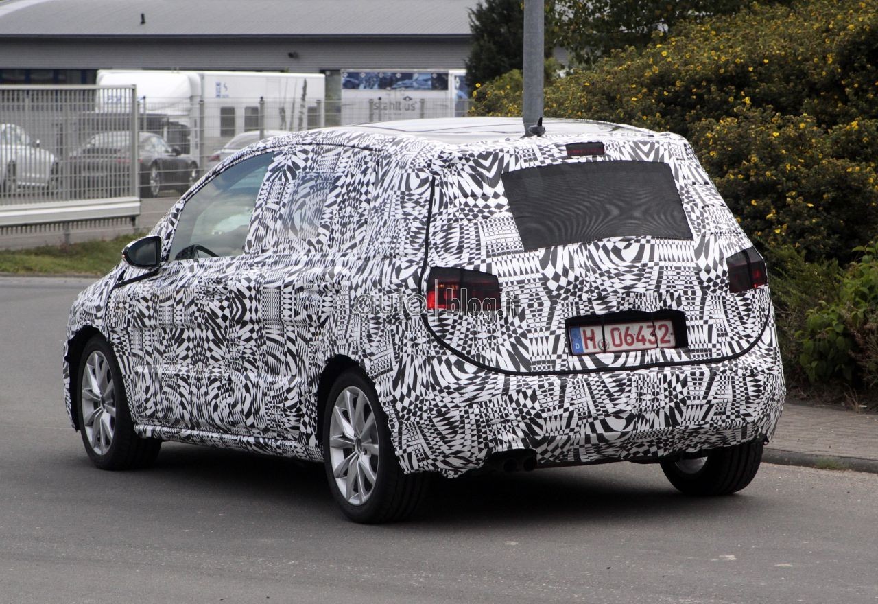 spyshots-2014-volkswagen-golf-plus-06.jpg