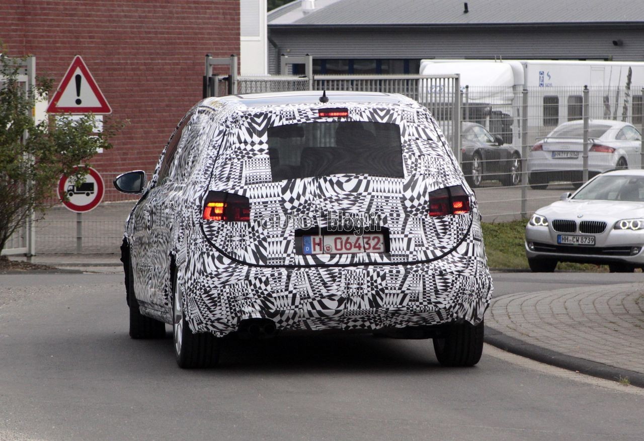 spyshots-2014-volkswagen-golf-plus-07.jpg