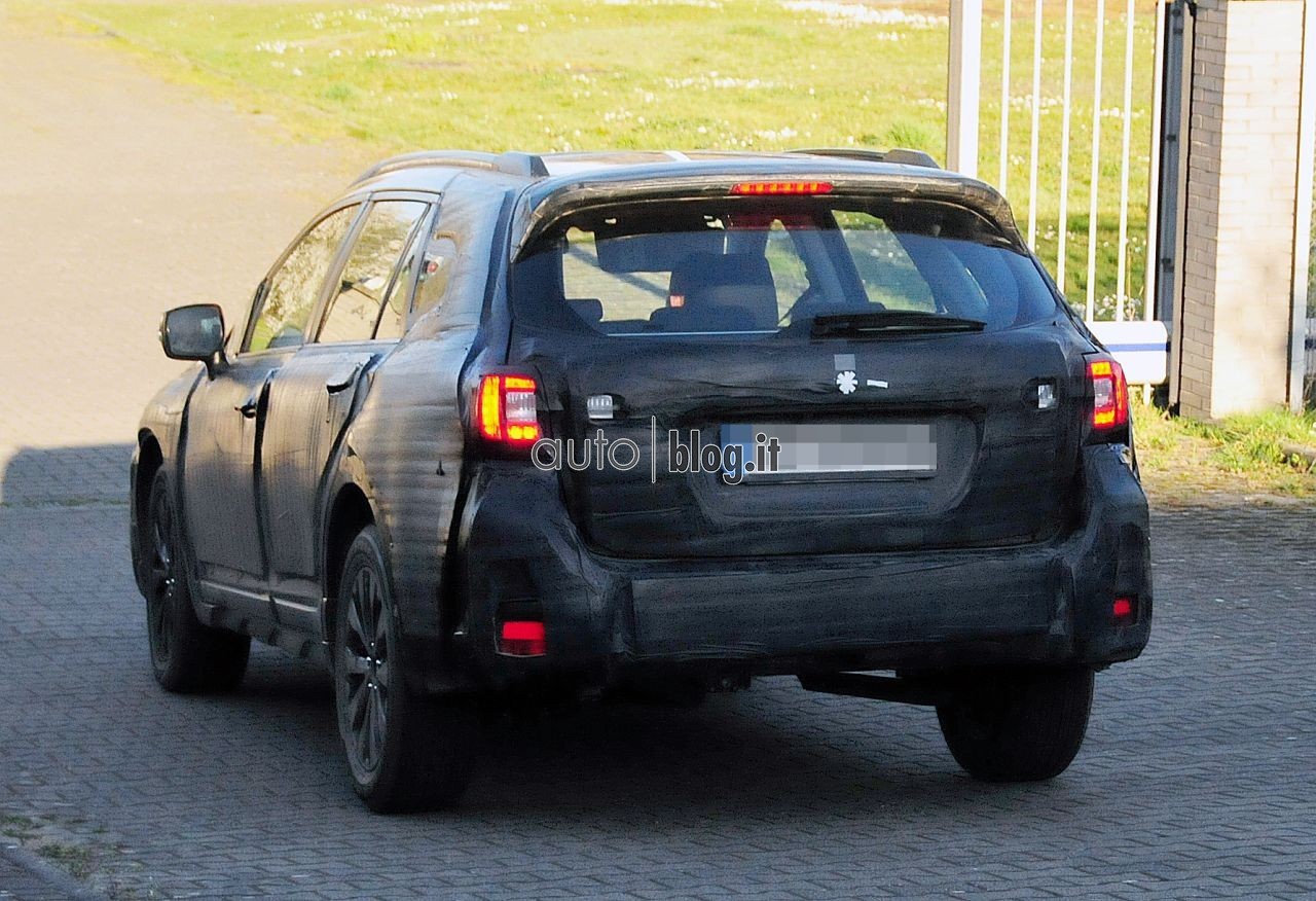 spyshots-2015-subaru-outback-08.jpg