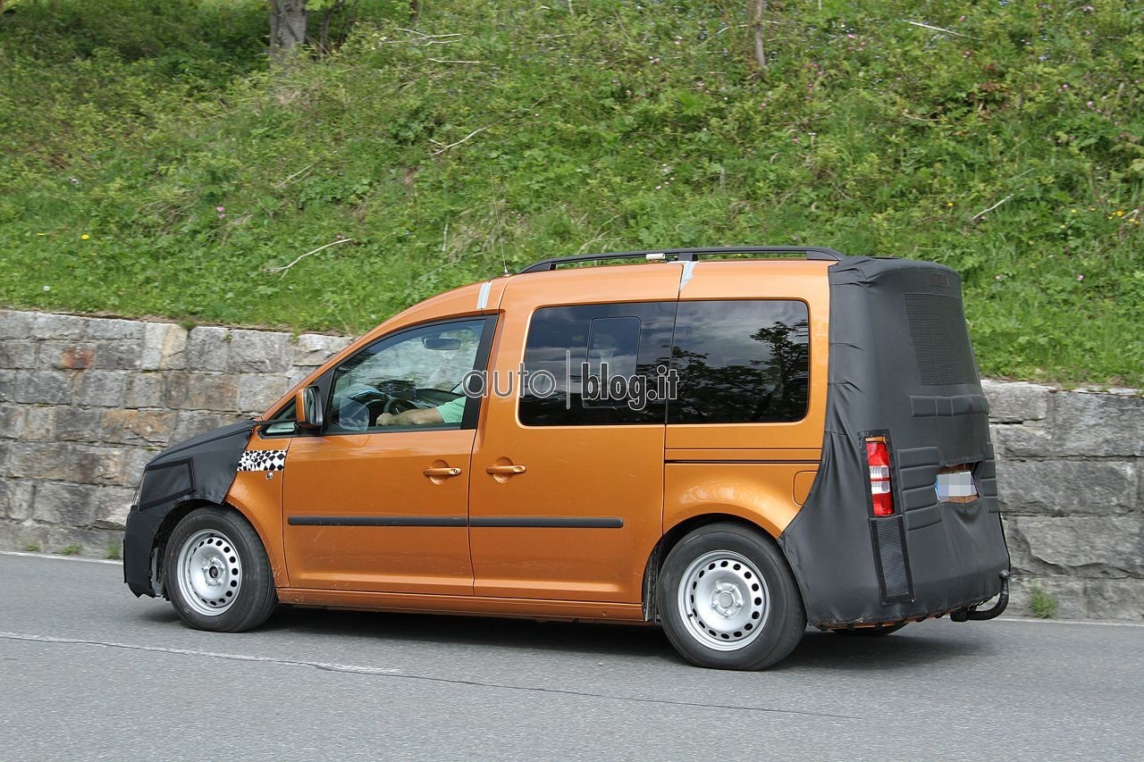 big_2015-volkswagen-caddy-05.jpg