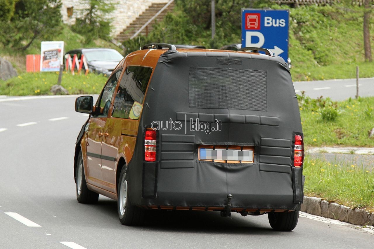 big_2015-volkswagen-caddy-06.jpg