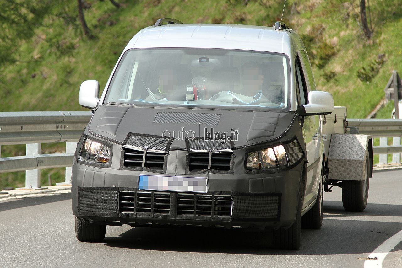 big_2015-volkswagen-caddy-08.jpg
