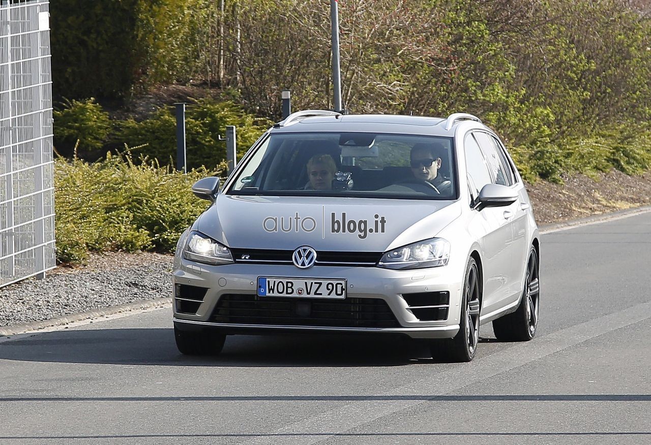 spyshots-2015-volkswagen-golf-r-variant-01.jpg