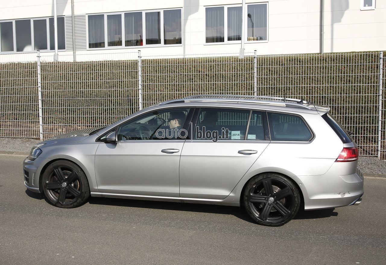 spyshots-2015-volkswagen-golf-r-variant-05.jpg