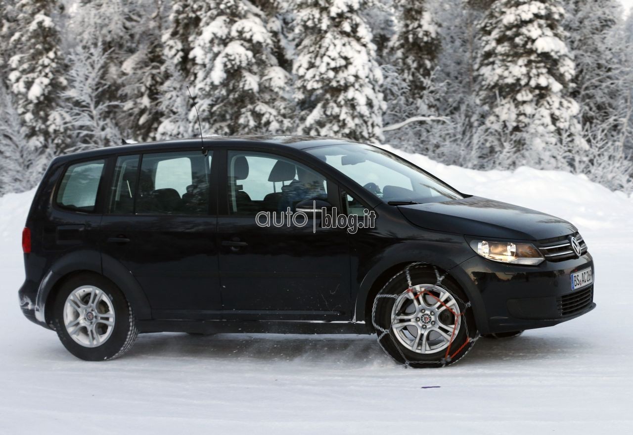 spyshots-2015-volkswagen-tiguan-01.jpg
