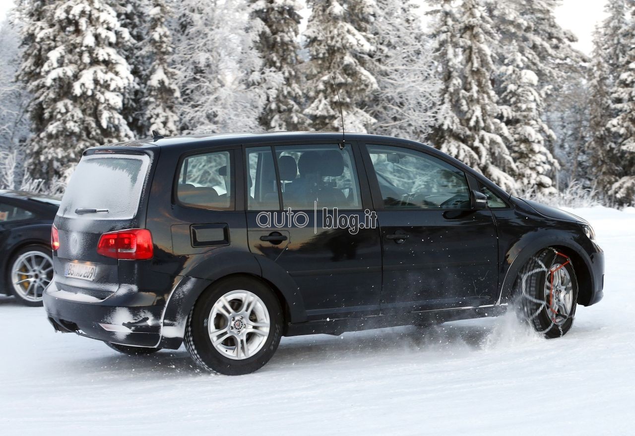 spyshots-2015-volkswagen-tiguan-02.jpg