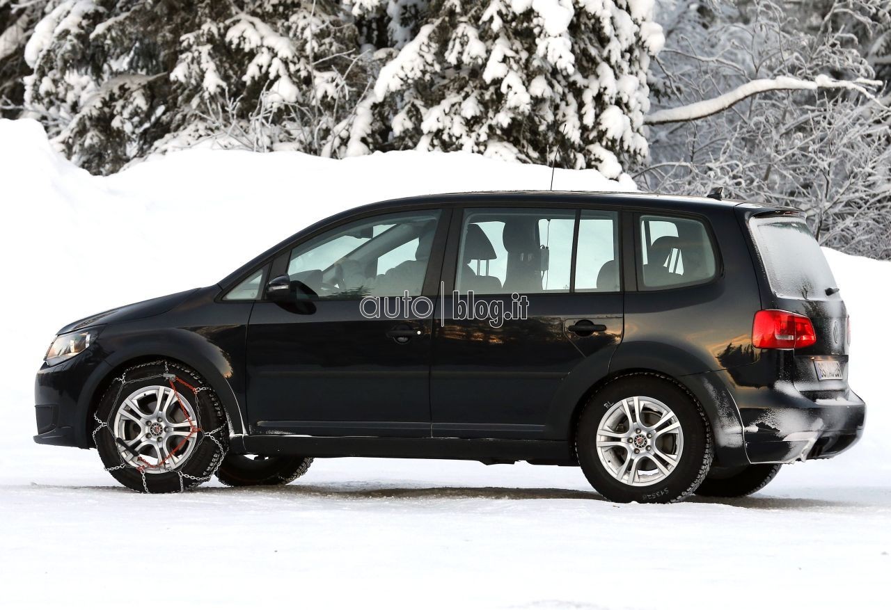 spyshots-2015-volkswagen-tiguan-06.jpg