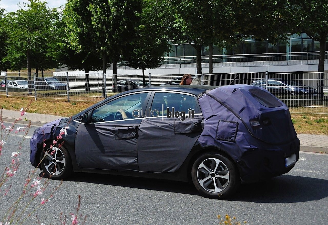 big_hyundai-i30-6.jpg