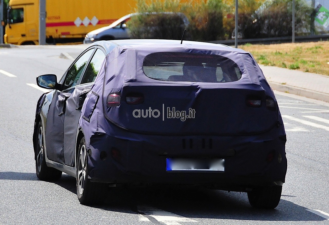 big_hyundai-i30-7.jpg