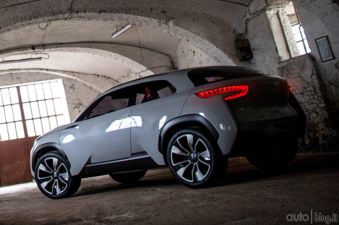 hyundai-intrado-03.jpg
