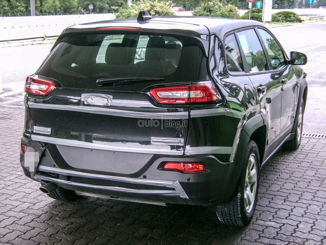 jeep-cherokee-2014-002.jpg