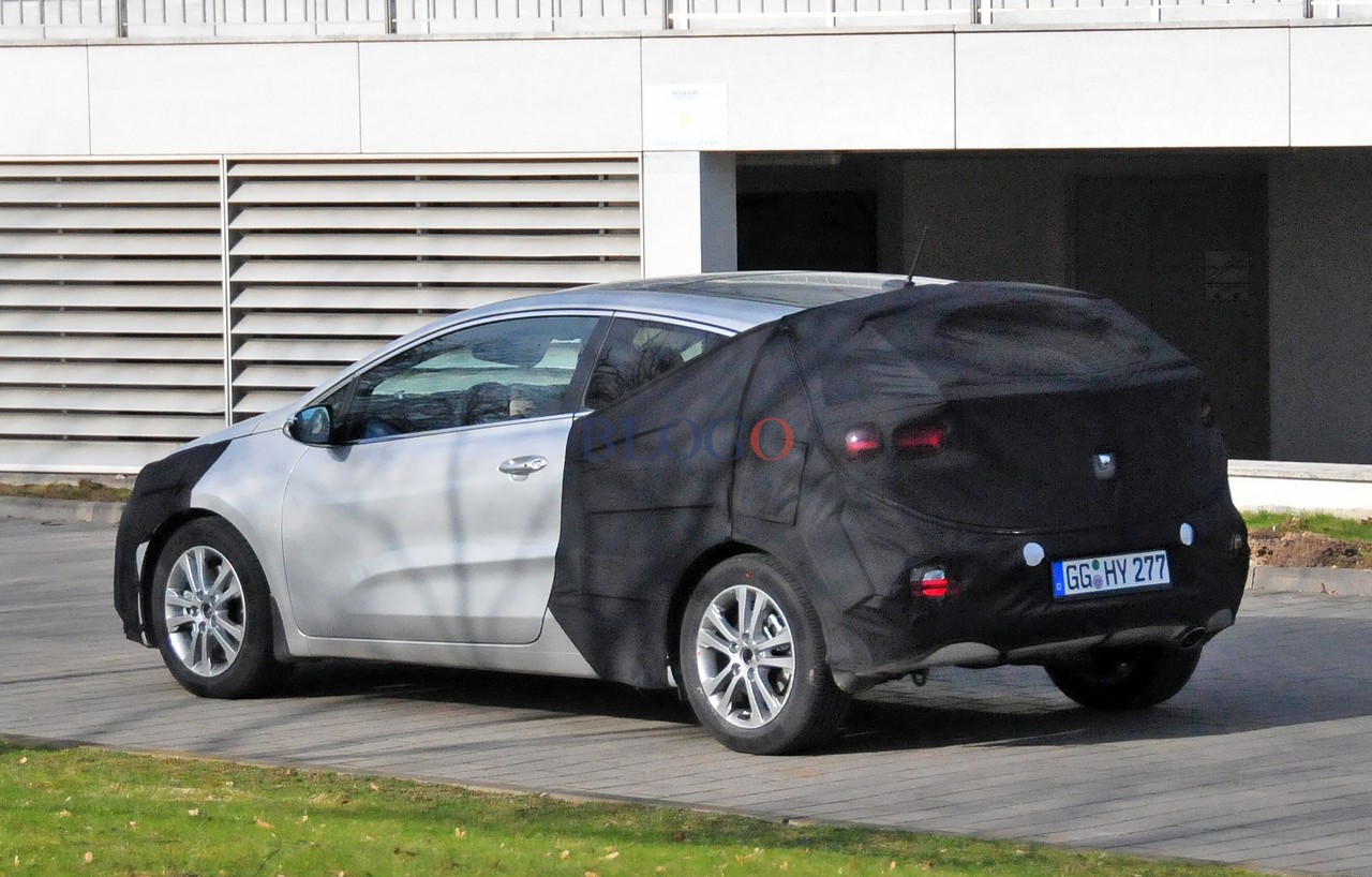 kia-pro-ceed-03.jpg
