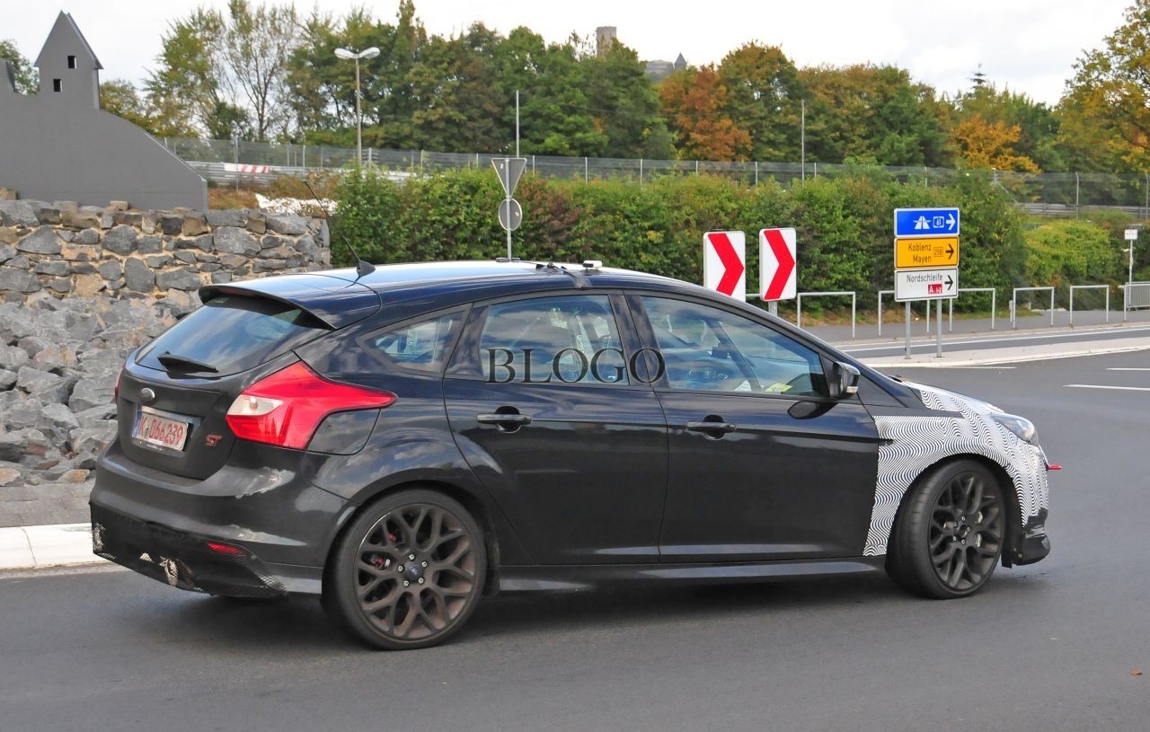 big_spyshots-2016-ford-focus-rs-06.jpg