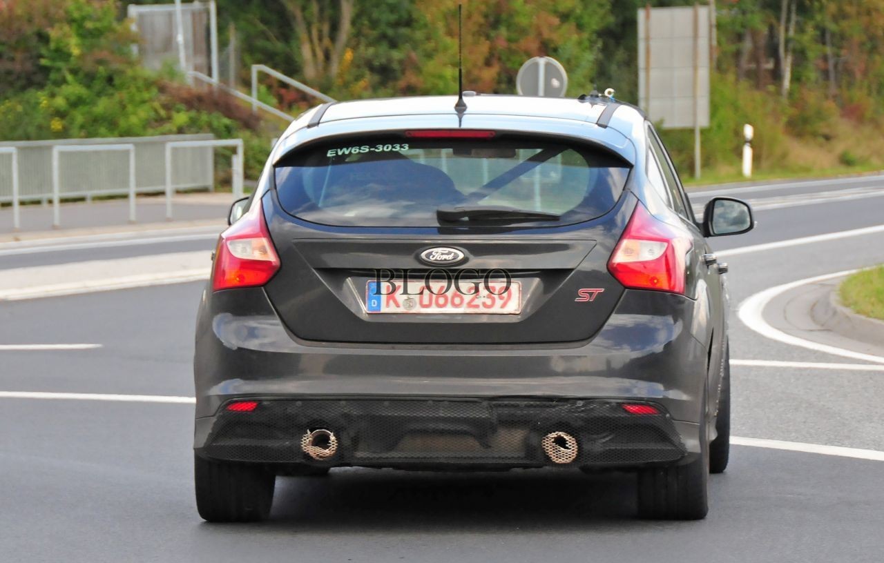 big_spyshots-2016-ford-focus-rs-08.jpg