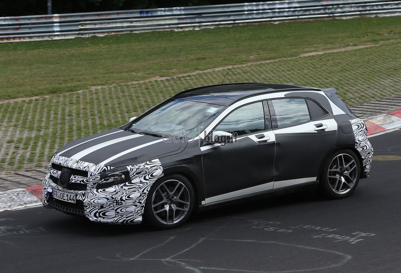 spyshots-2014-mercedes-gla-45-amg-03.jpg