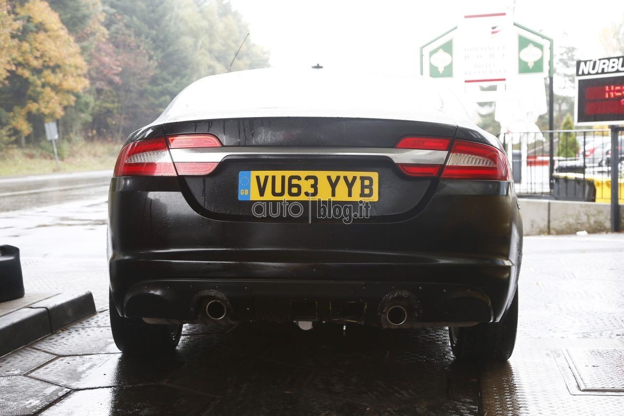 spyshots-2014-jaguar-xf-09_01.jpg