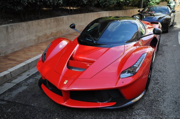 LaFerrari su strada