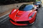 LaFerrari su strada