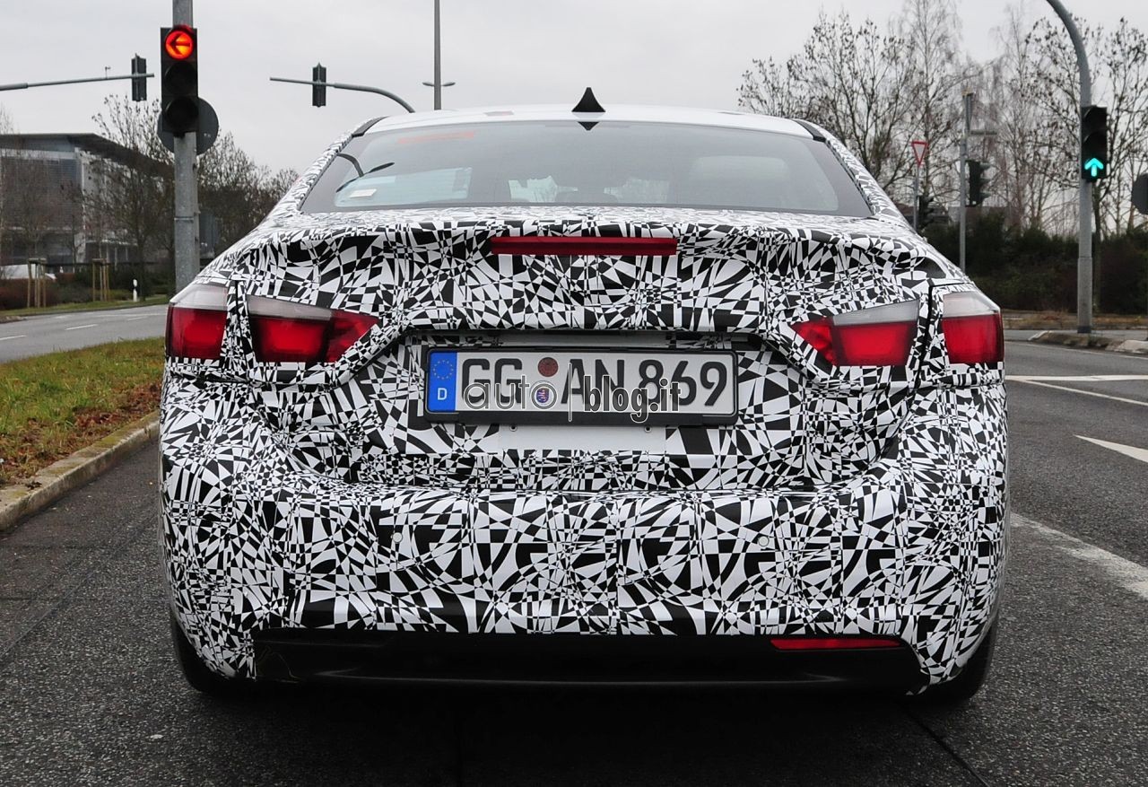 spyshots-2015-chevrolet-cruze-05.jpg