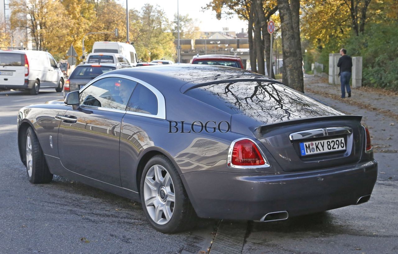 big_spyshots-sporty-rolls-royce-wraith-06.jpg
