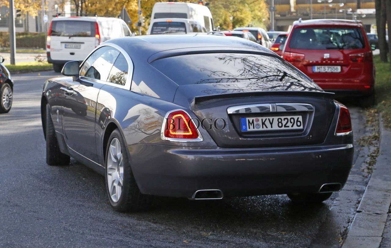 big_spyshots-sporty-rolls-royce-wraith-07.jpg