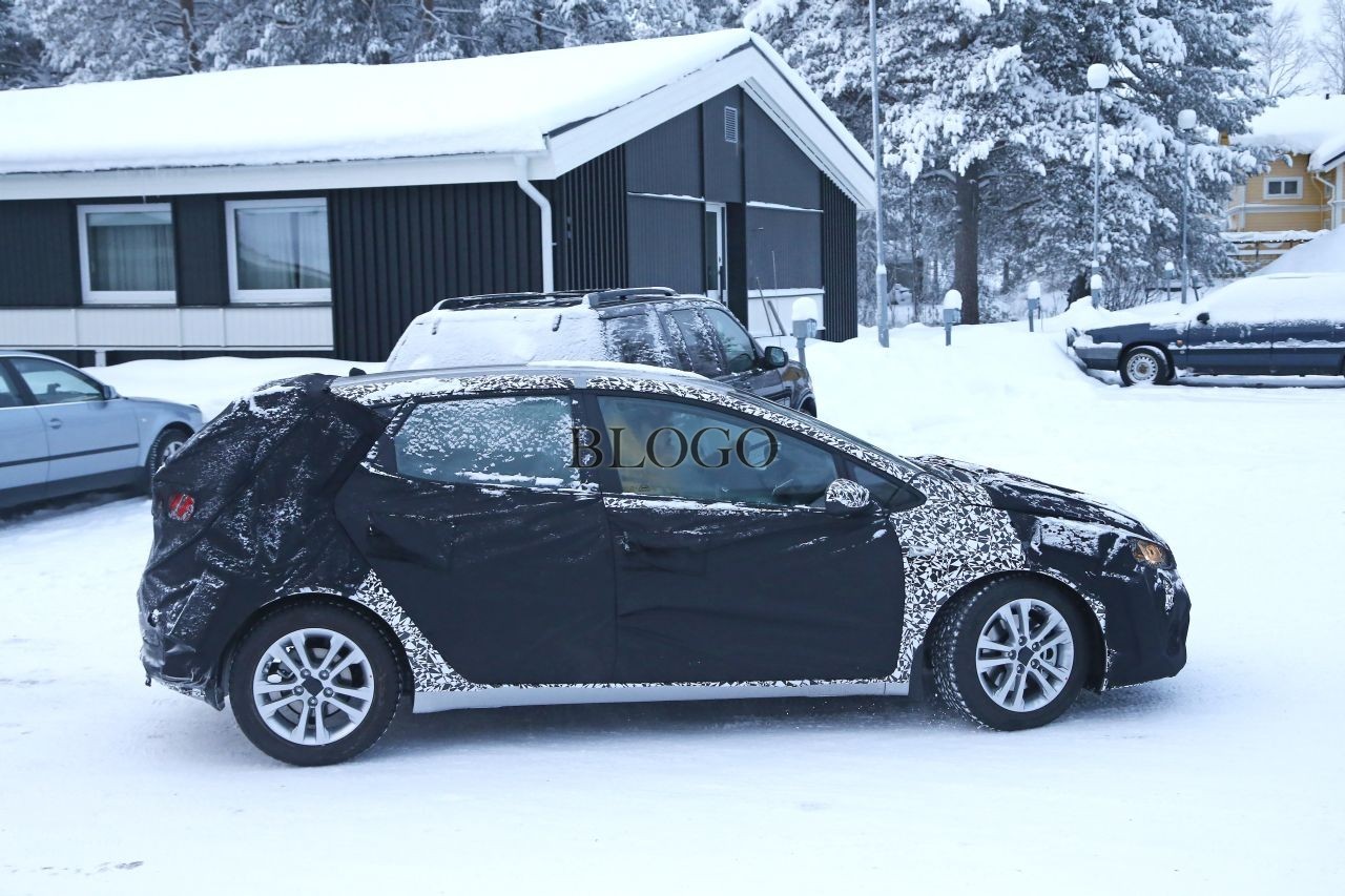 spyshots-2016-kia-cee-d-03.jpg