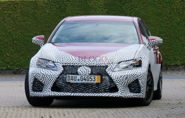 Lexus GS F: foto spia della berlina sportiva